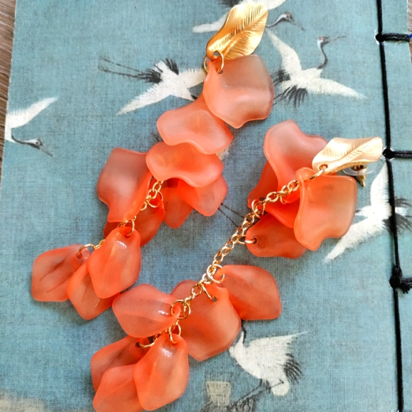 Floral Dangle Earrings| Floral | Casual or Business Outfits | Spring and Summer - Picture 3 of 4